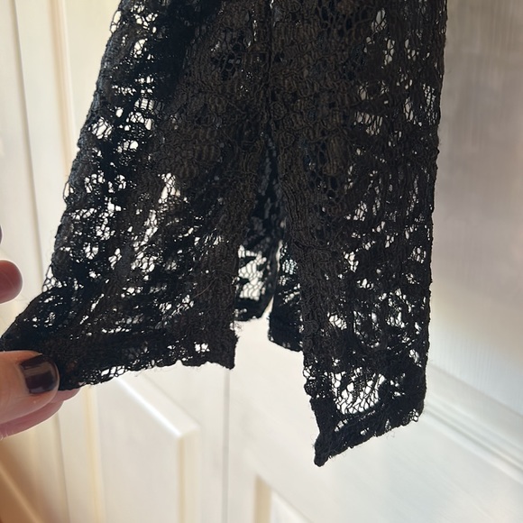 Unique shell blouse - Picture 4 of 5